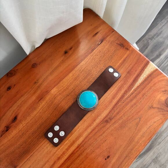 Brown Leather Wrap Cuff Bracelet Large Oval Turquoise Centerpiece Adjustable - Picture 2 of 11